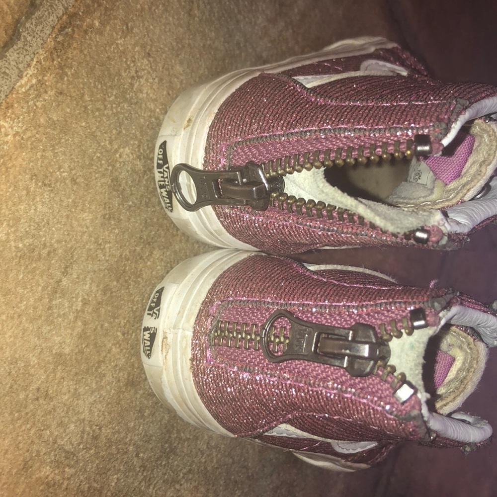 Vans - Picture 4 of 12